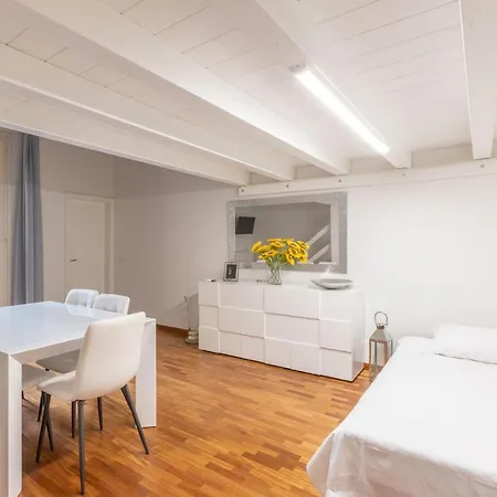 Ubaldini House, By Short Holidays Bologna