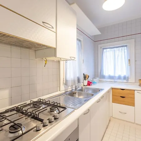 Ubaldini House, By Short Holidays *