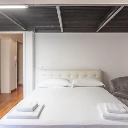 Ubaldini House, By Short Holidays Apartment
