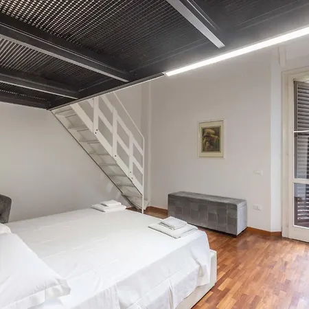 Ubaldini House, By Short Holidays Apartament *