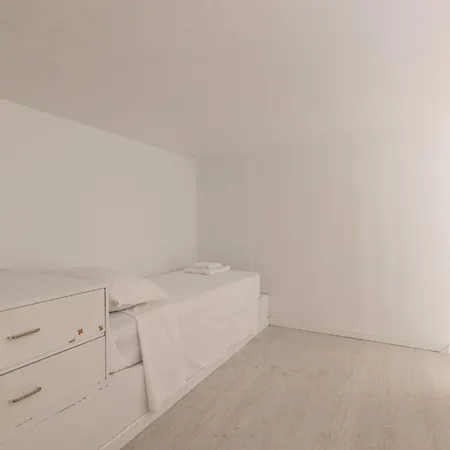 Ubaldini House, By Short Holidays Apartament *