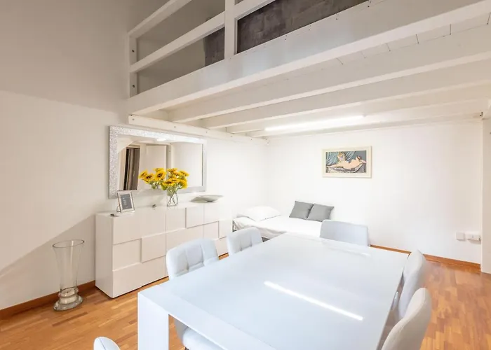 Ubaldini House, By Short Holidays * Bolonha