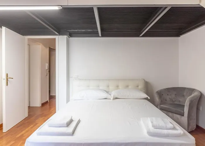 Ubaldini House, By Short Holidays Апартаменты