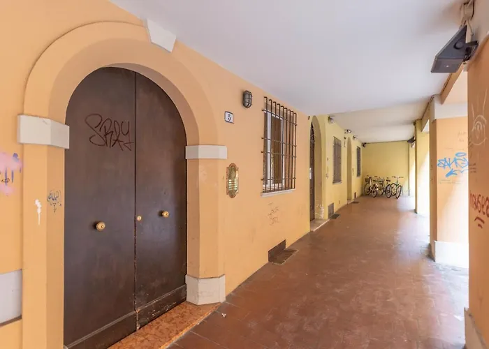 Ubaldini House, By Short Holidays