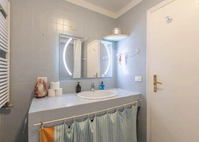 Ubaldini House, By Short Holidays