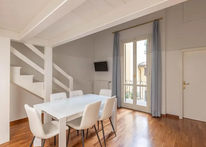 Ubaldini House, By Short Holidays *