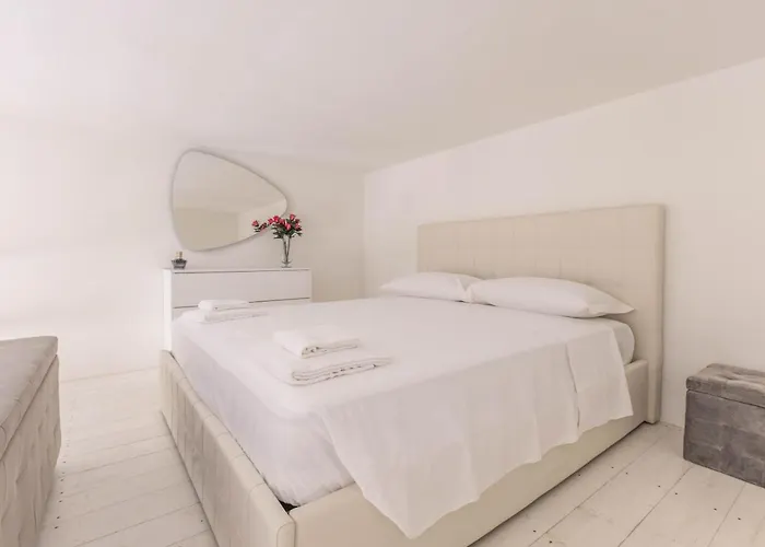 Ubaldini House, By Short Holidays Appartement *